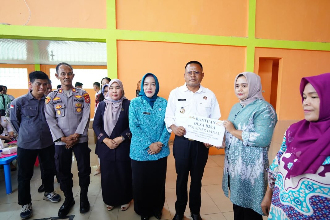 Penyerahan Makanan Tambahan untuk Anak Stunting dan Bantuan B2SA