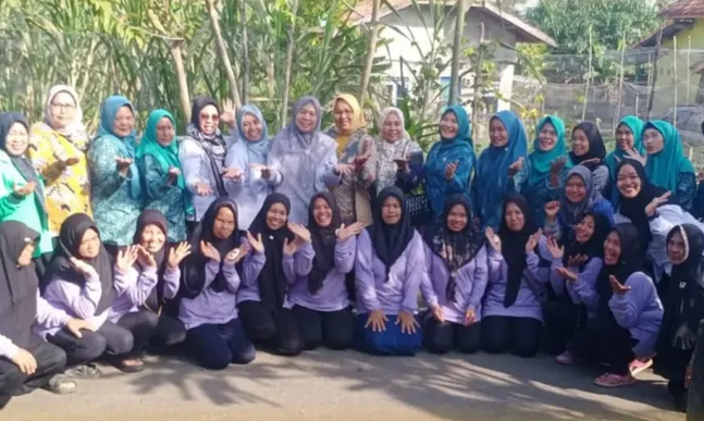 Pembinaan Persiapan Lomba Aku- Hatinya PKK Tingkat Provinsi Sumatera Selatan Tahun 2026 di KWT Bungaran Kelurahan Tebing Tanah Puteh Kota Prabumulih