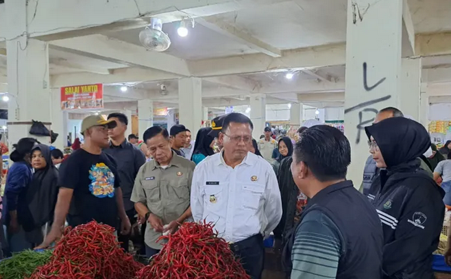 Dinas Ketahanan Pangan Bersama Tim Satuan Tugas (Satgas) Pangan Prabumulih Melaksanakan Sidak Pasar Menjelang Bulan Suci Ramadhan 1447 H